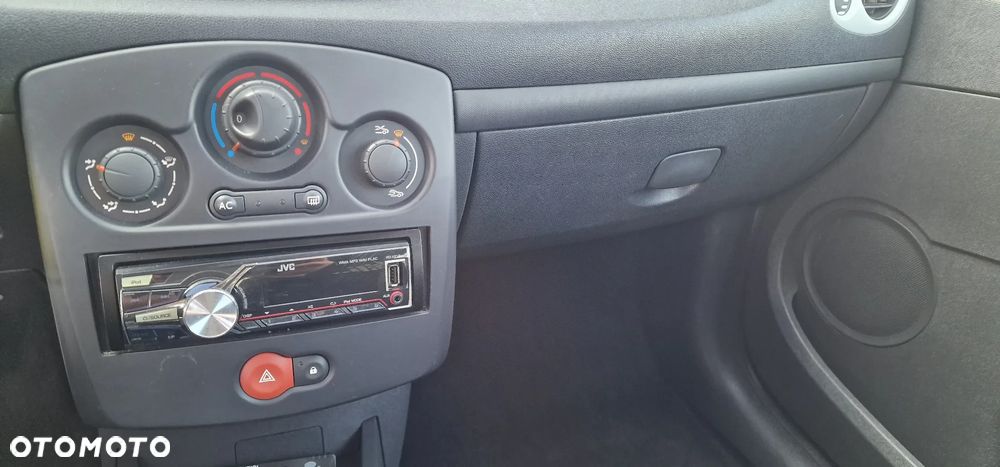 Renault Clio 1.2 16V 75 Expression - 14