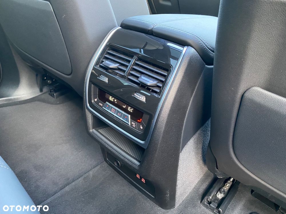 BMW X5 xDrive30d mHEV - 28