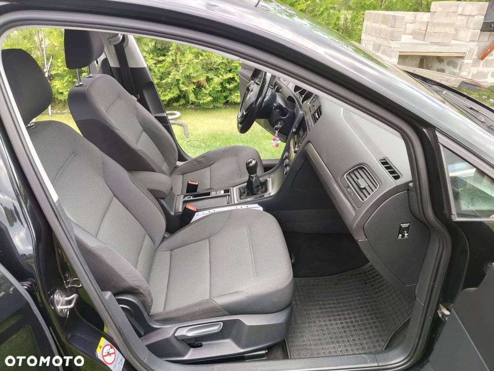 Volkswagen Golf - 25