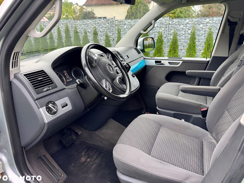 Volkswagen Multivan - 11