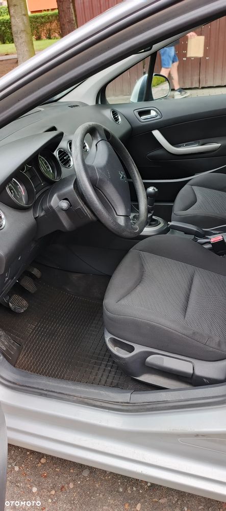 Peugeot 308 - 8
