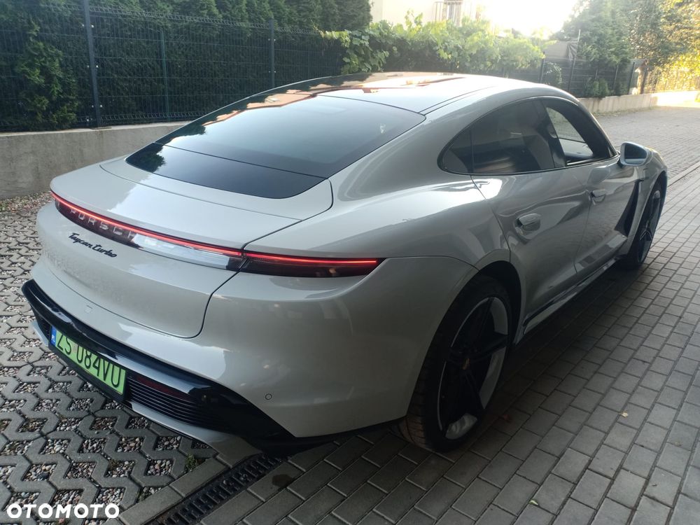 Porsche Taycan Turbo - 3