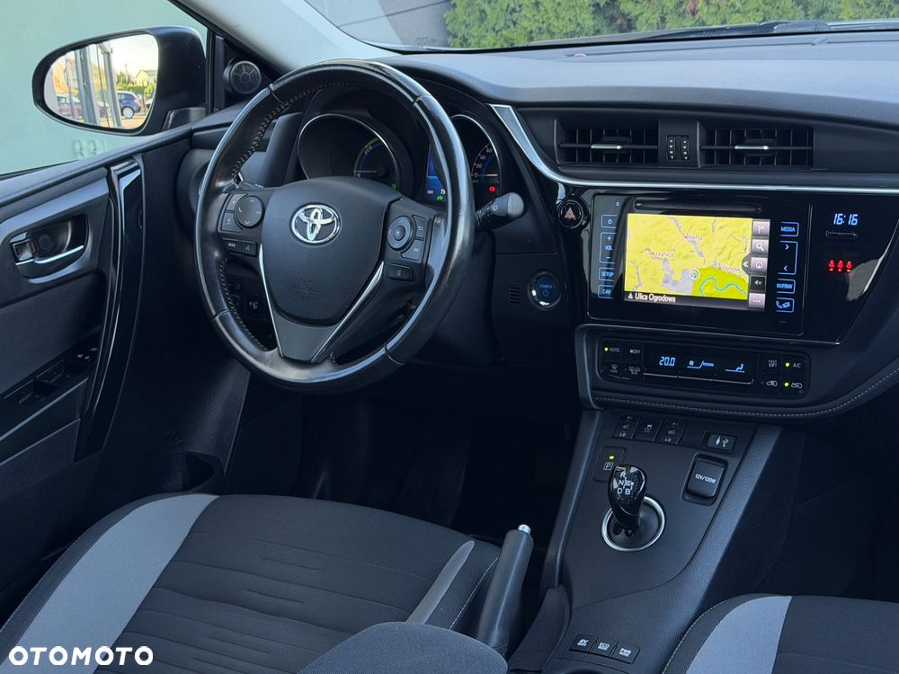 Toyota Auris 1.8 HSD Luna - 30