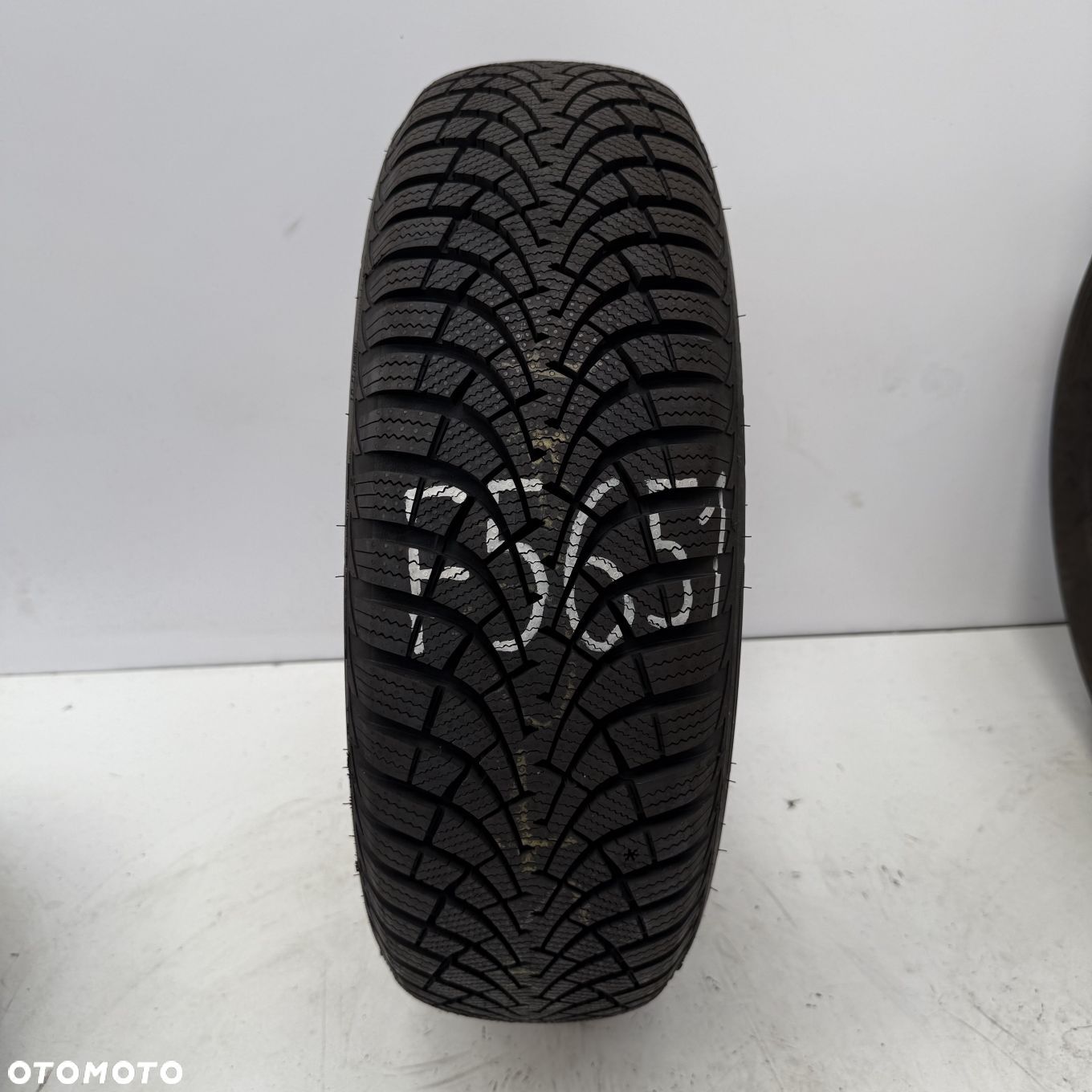 Opona 195/65/15 Goodyear UltraGrip 9+ (F5651) - 1