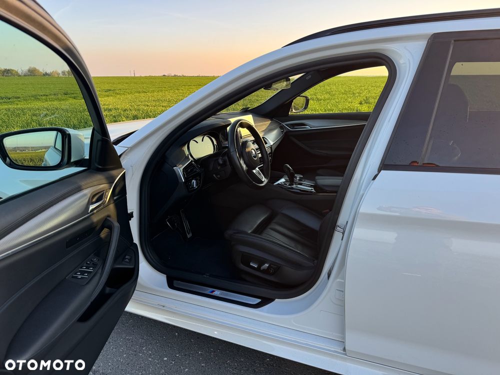 BMW Seria 5 520d xDrive M Sport sport - 27