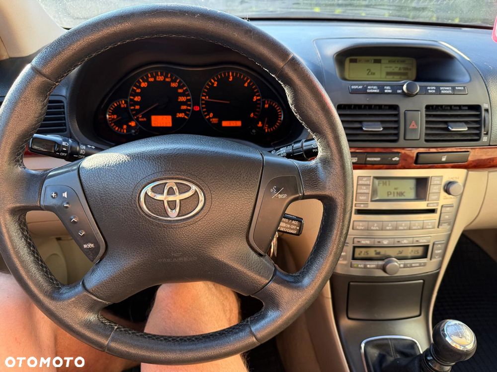 Toyota Avensis 2.2 D-4D Prestige - 21
