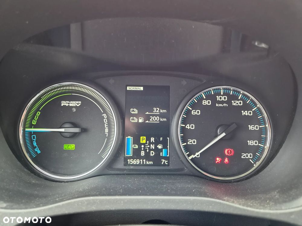 Mitsubishi Outlander - 37