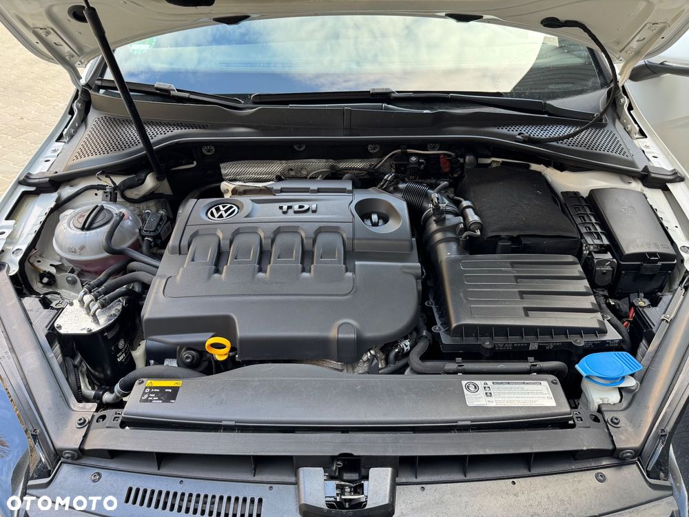 Volkswagen Golf GTD 2.0 TDI SCR DSG - 23