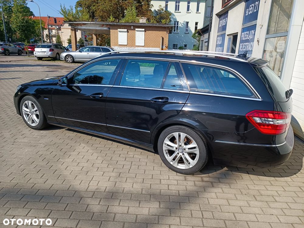 Mercedes-Benz Klasa E 200 T CGI BlueEFFICIENCY 7G-TRONIC Avantgarde - 4