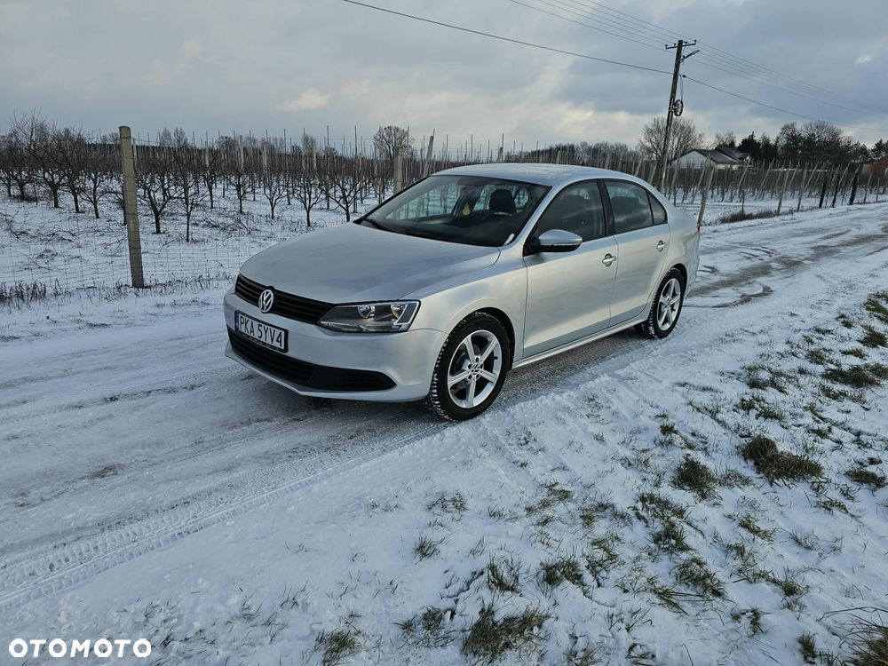 Volkswagen Jetta 1.6 TDI Trendline - 9
