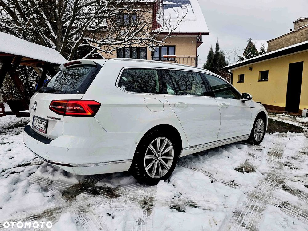 Volkswagen Passat Variant 2.0 TDI SCR 4Motion DSG Highline - 10