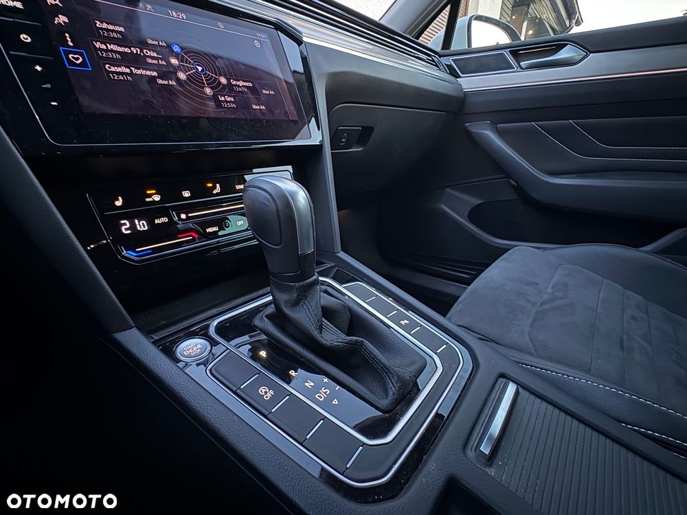 Volkswagen Passat Variant 2.0 TDI EVO Elegance DSG - 19