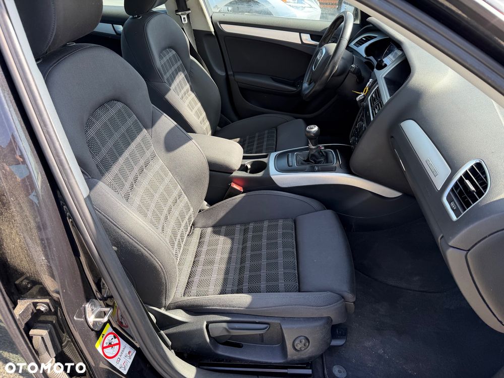 Audi A4 Limousine 2.0 TDI DPF quattro Attraction - 31