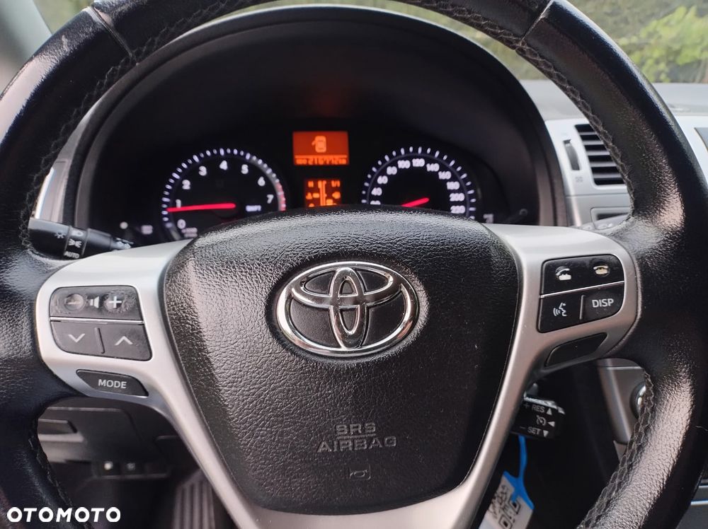 Toyota Avensis - 18