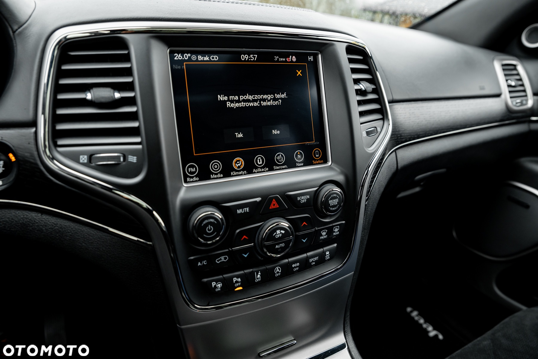 Jeep Grand Cherokee - 35
