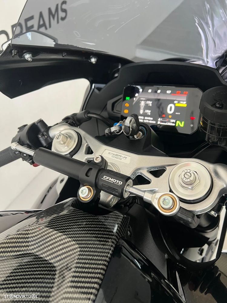 CF Moto 675SR-R - 16
