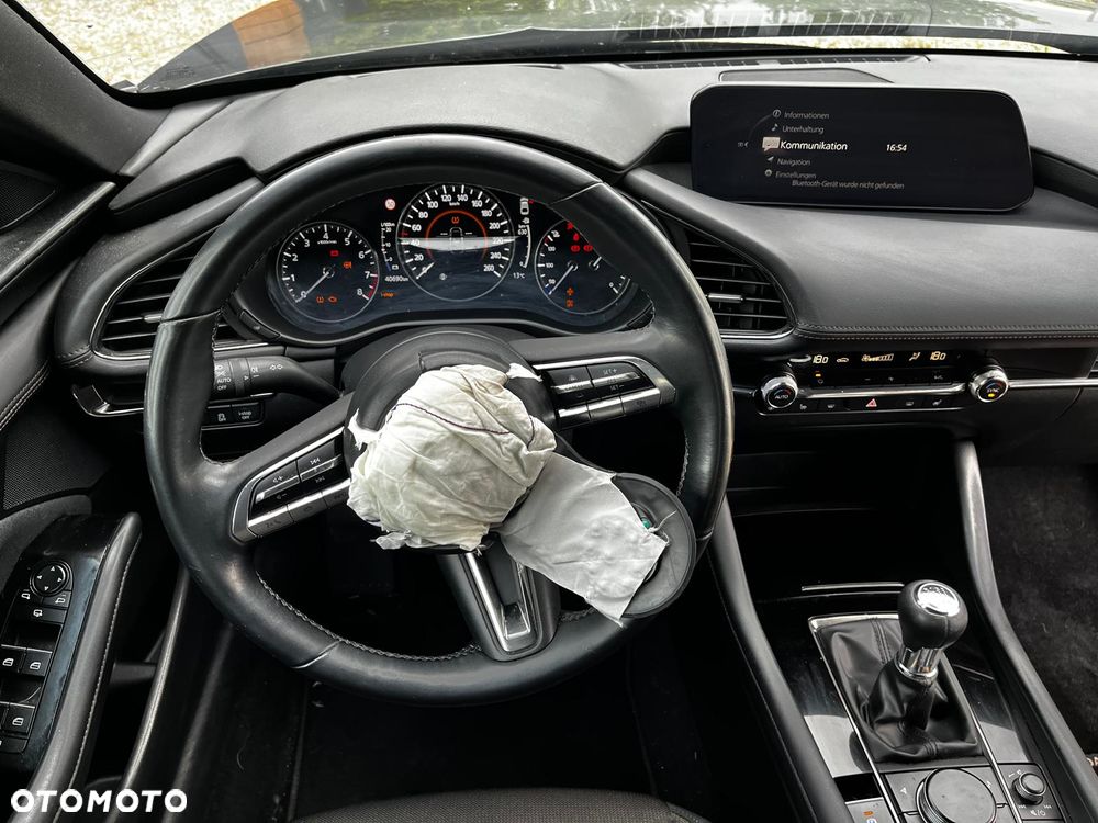 Mazda 3 e-SKYACTIV-G 2.0 M HYBRID 150 - 13