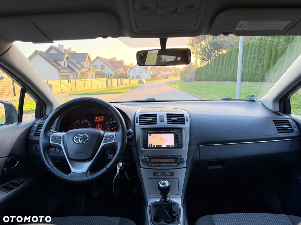 Toyota Avensis 2011 photo 5