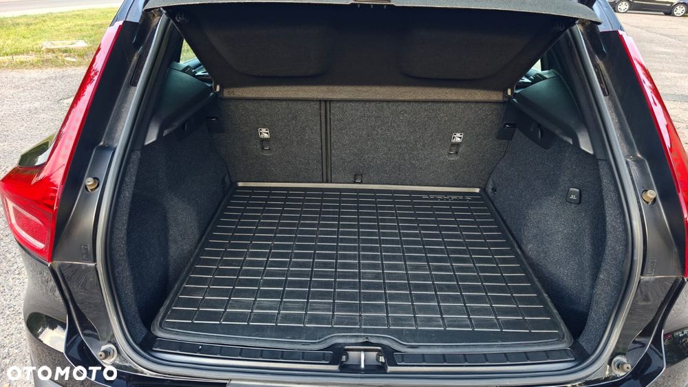 Volvo XC 40 T3 Momentum Pro - 16