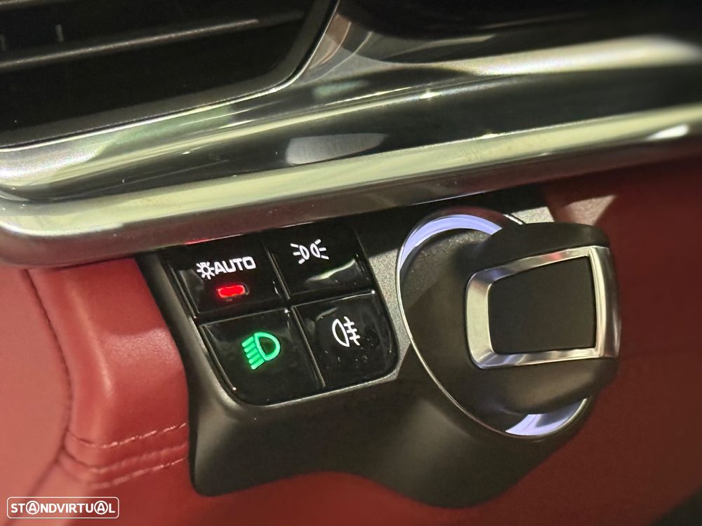 Porsche Panamera 4 E-Hybrid - 37