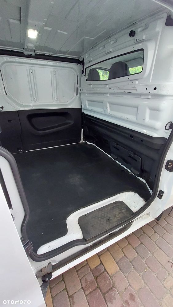 Opel Vivaro - 14