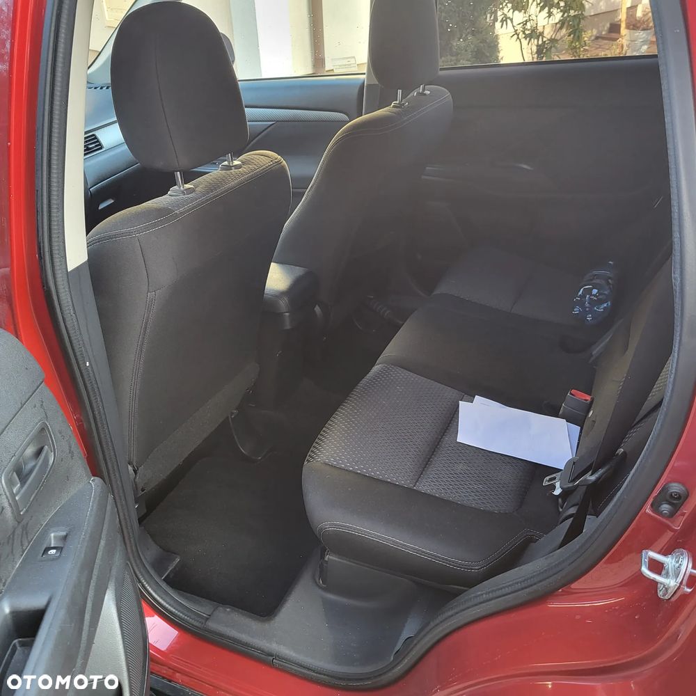 Mitsubishi Outlander - 7