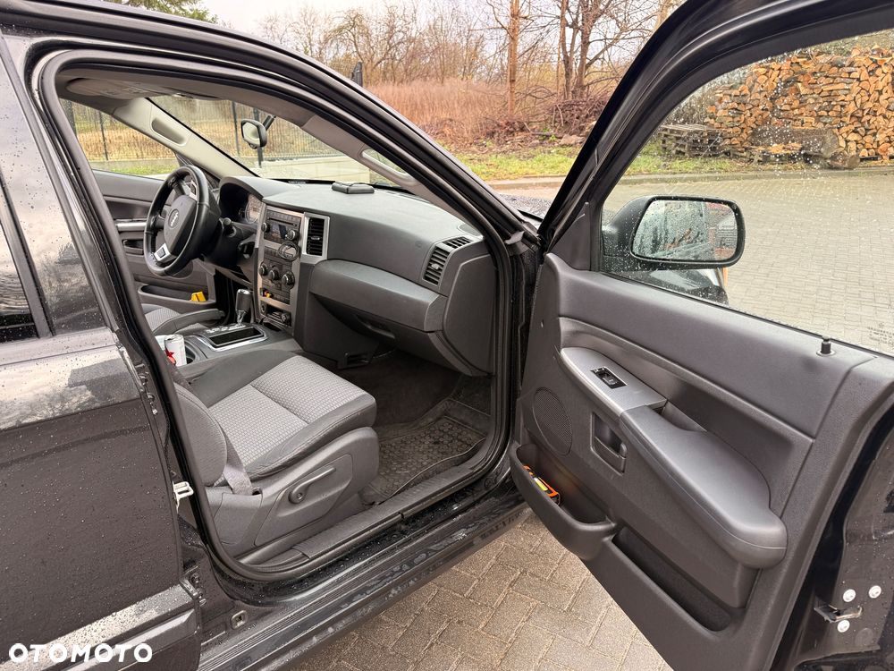 Jeep Grand Cherokee - 11