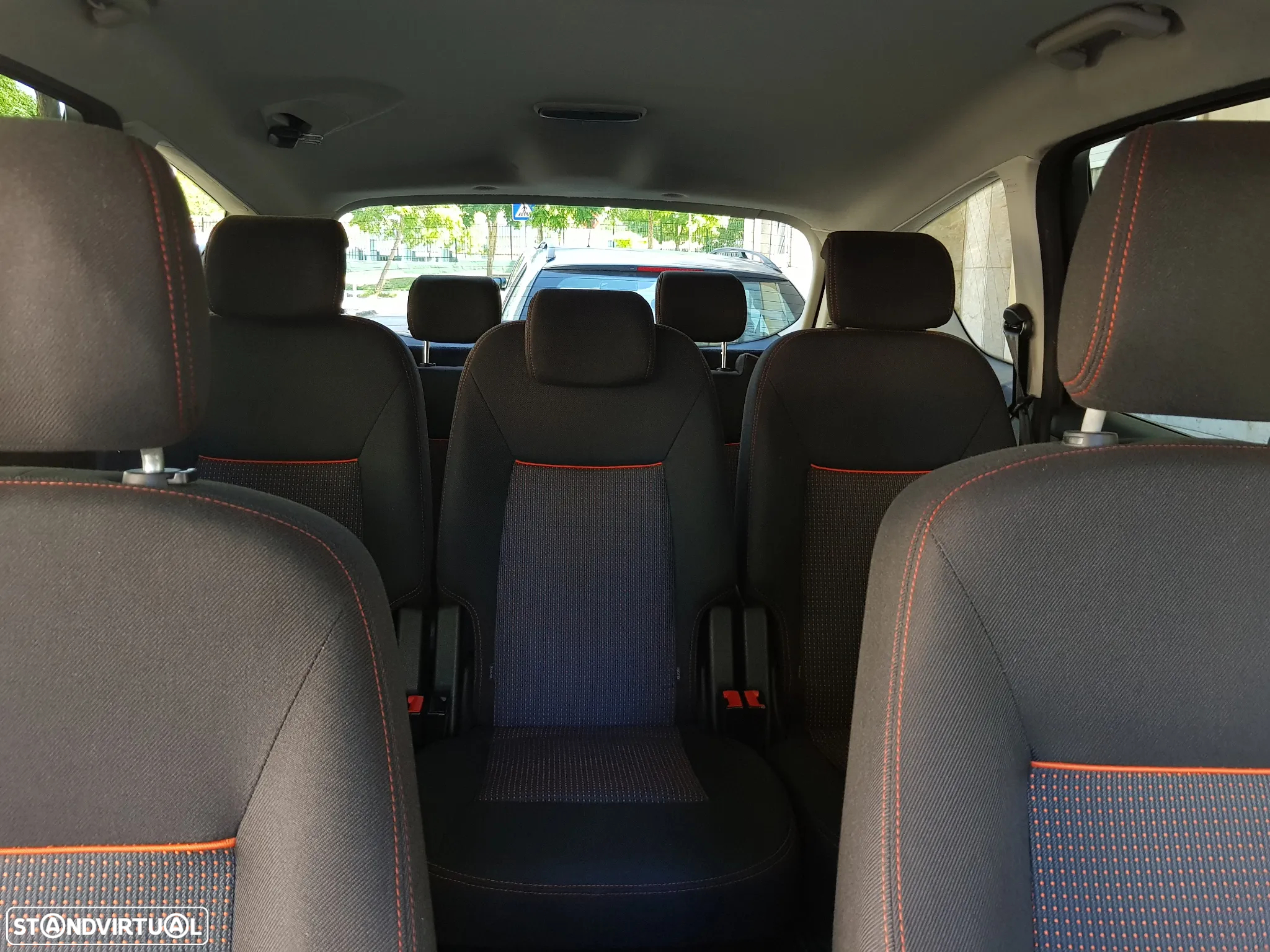 Ford S-Max 1.6 TDCi Titanium 7L - 32