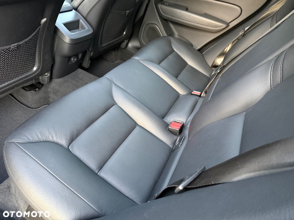 Volvo XC 60 B4 D Inscription - 40