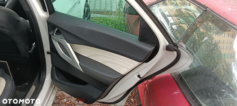 Citroën DS5 2.0 HDi Hybrid4 SportChic MCP - 17