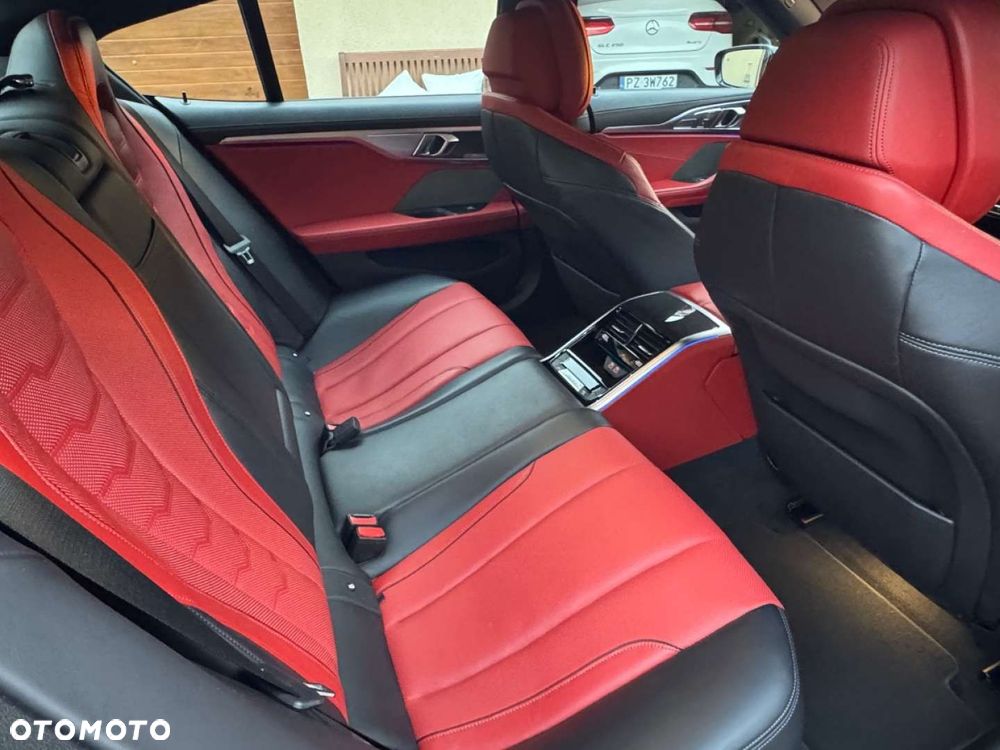 BMW Seria 8 - 35
