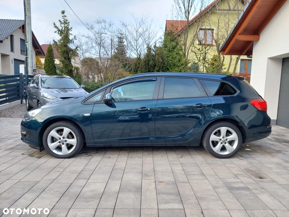 Opel Astra 1.4 Turbo Exklusiv - 2