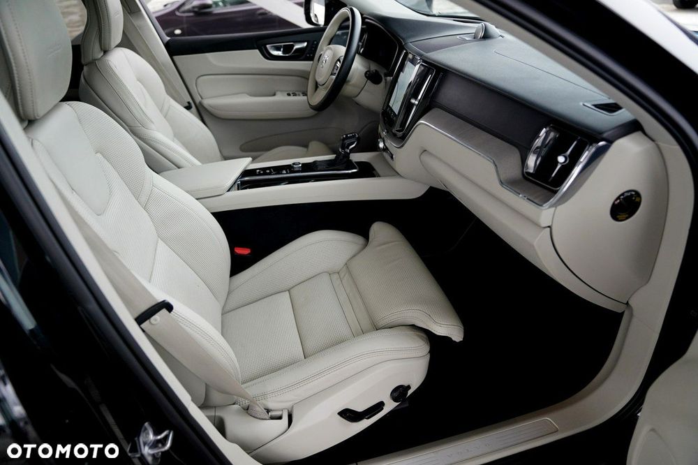 Volvo XC 60 - 25