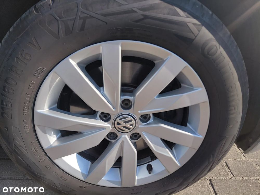 Volkswagen Passat - 10