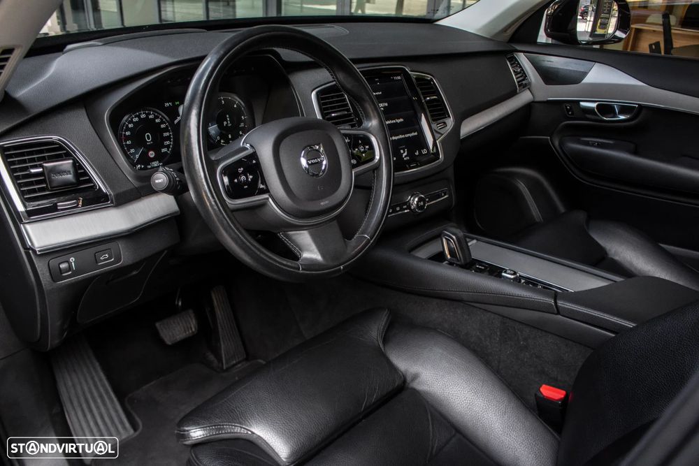 Volvo XC 90 B5 D AWD Geartronic Momentum Pro - 23