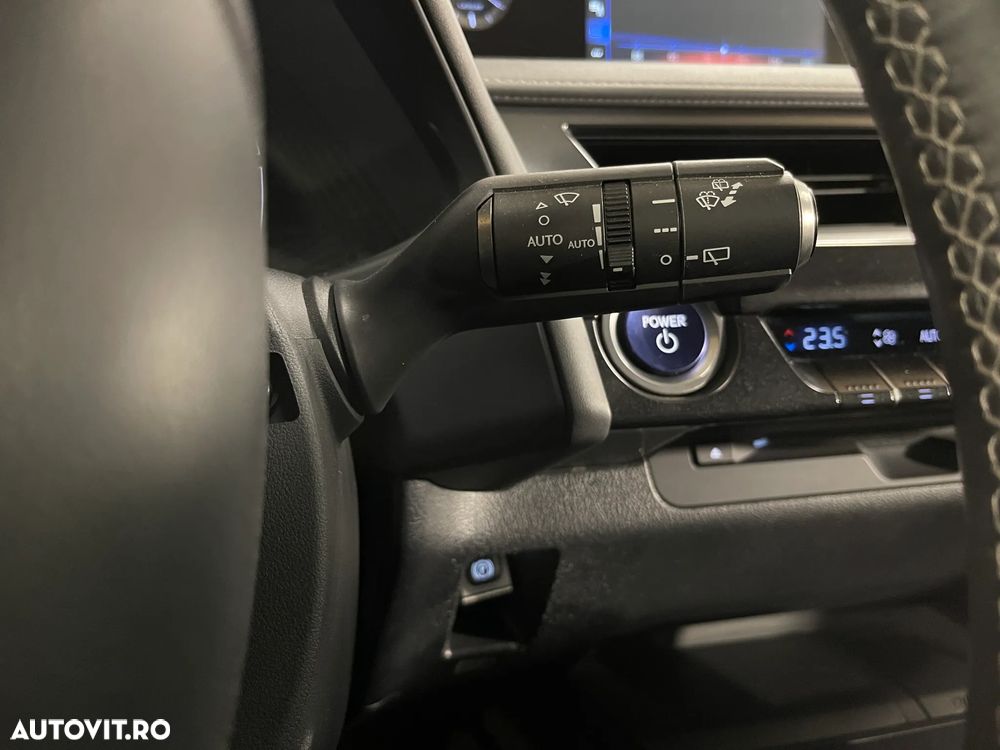 Lexus UX 250h Business Edition - 22