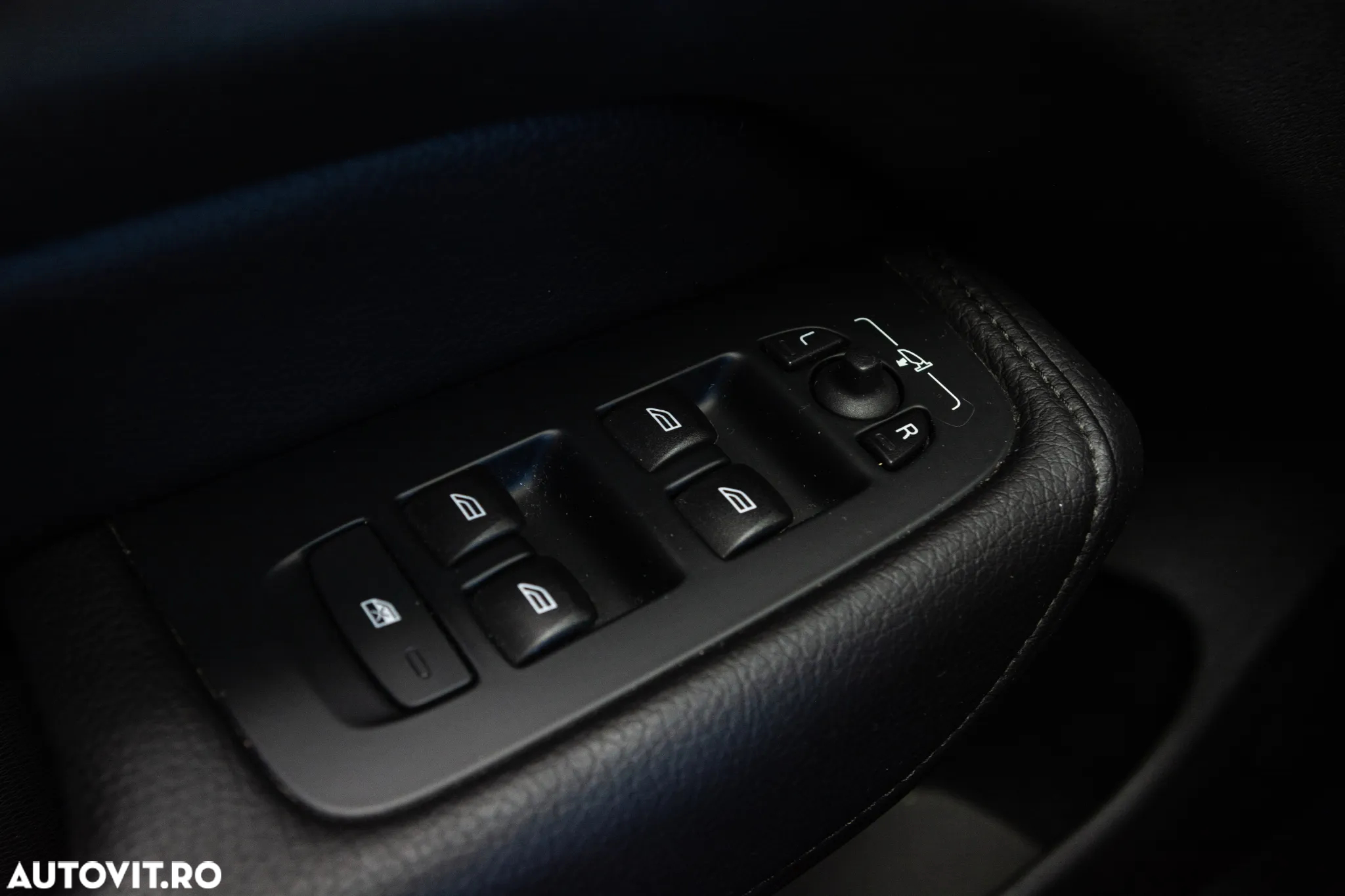Volvo XC 60 D4 Geartronic Momentum Pro - 25