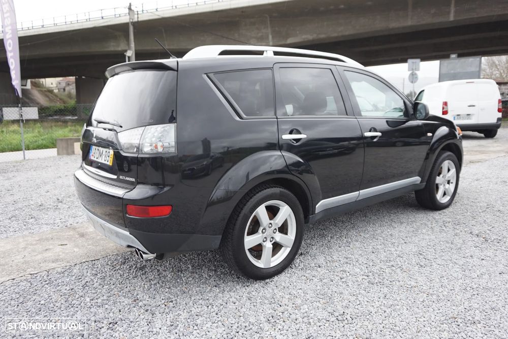 Mitsubishi Outlander 2.0 DI-D Intense+ 4WD - 7