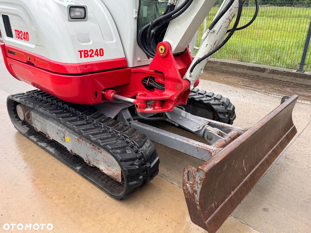 Takeuchi TB 240 - 4