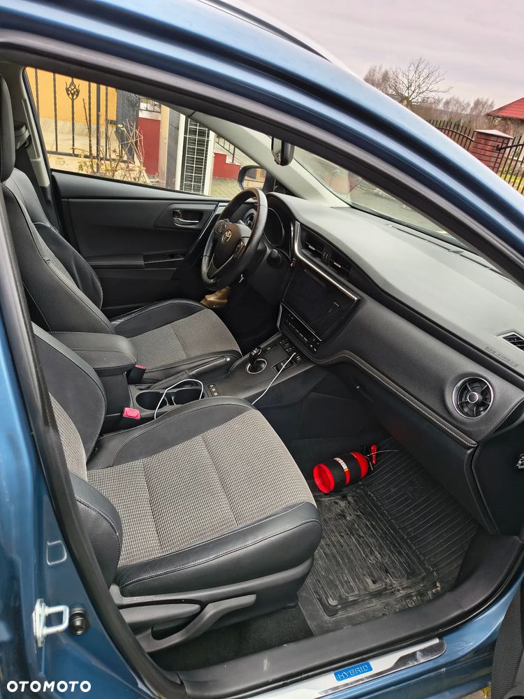 Toyota Auris 1.8 Executive - 8