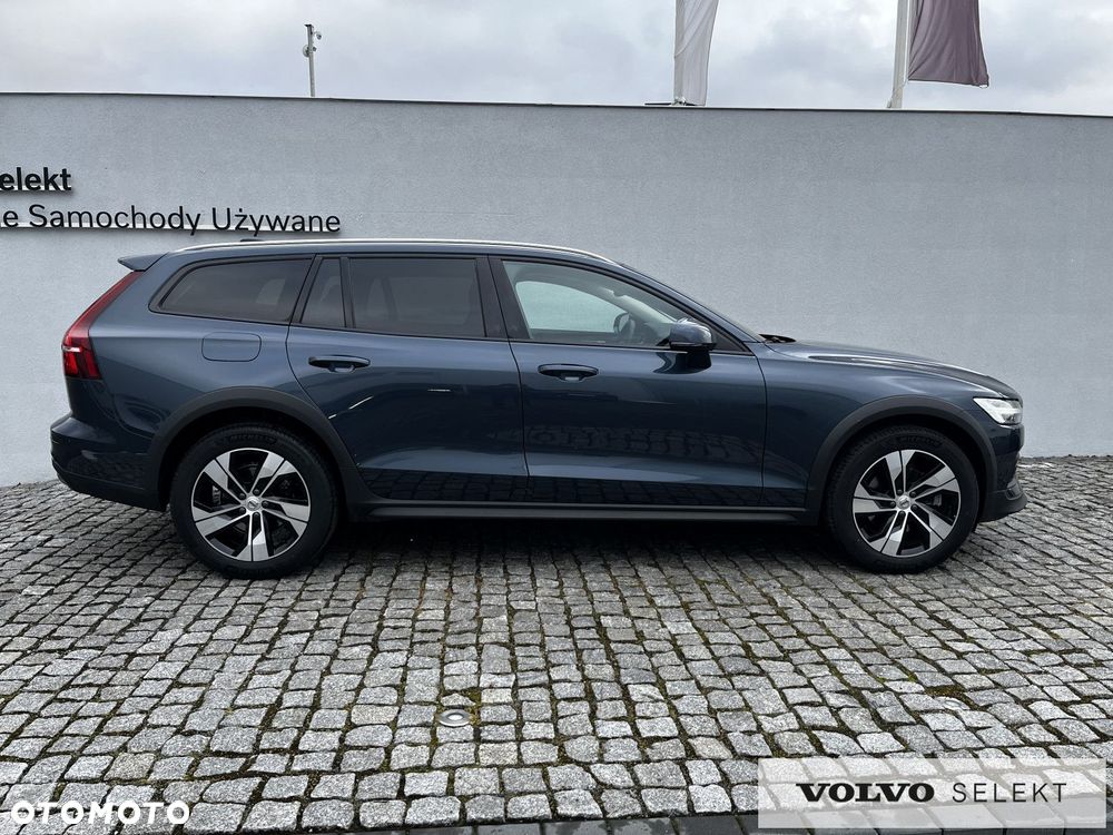 Volvo V60 Cross Country - 5