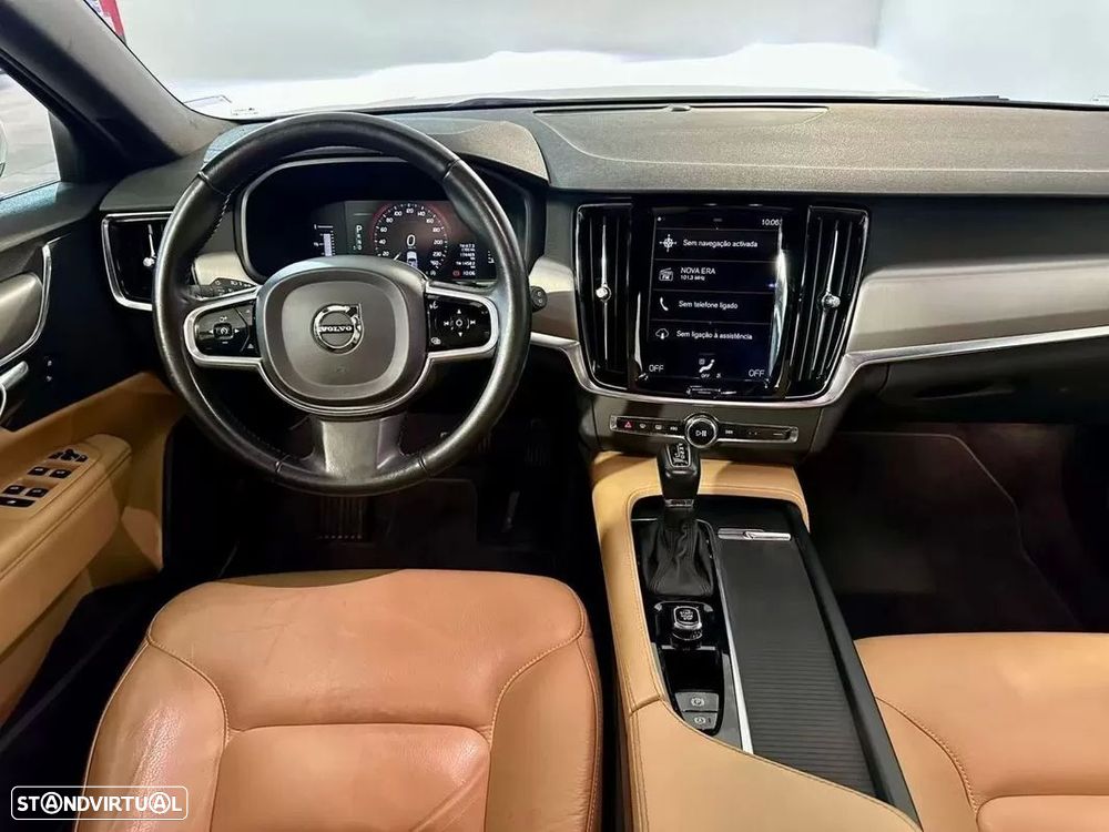 Volvo V90 2.0 D4 Momentum Geartronic - 4