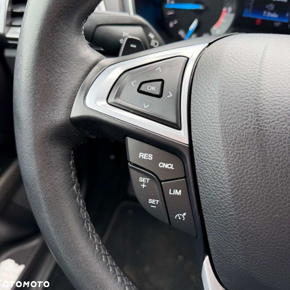 Ford Mondeo - 22