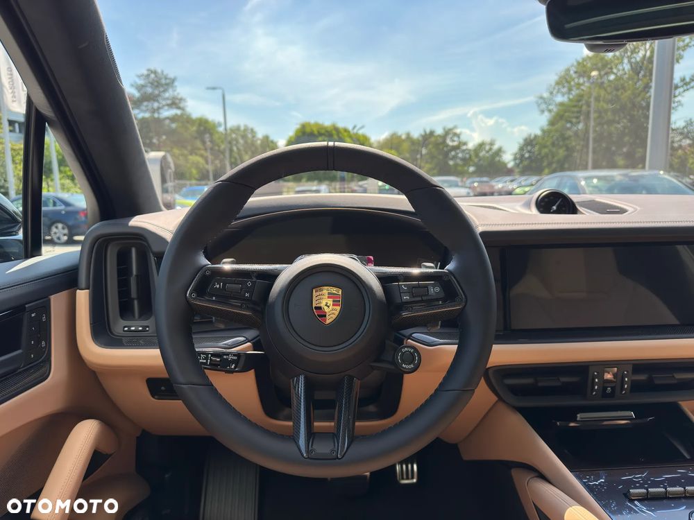 Porsche Cayenne GTS - 16