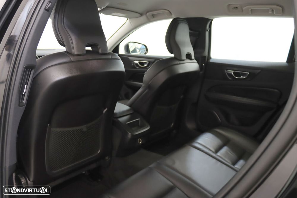 Volvo V60 2.0 D4 Momentum Plus Geartronic - 11