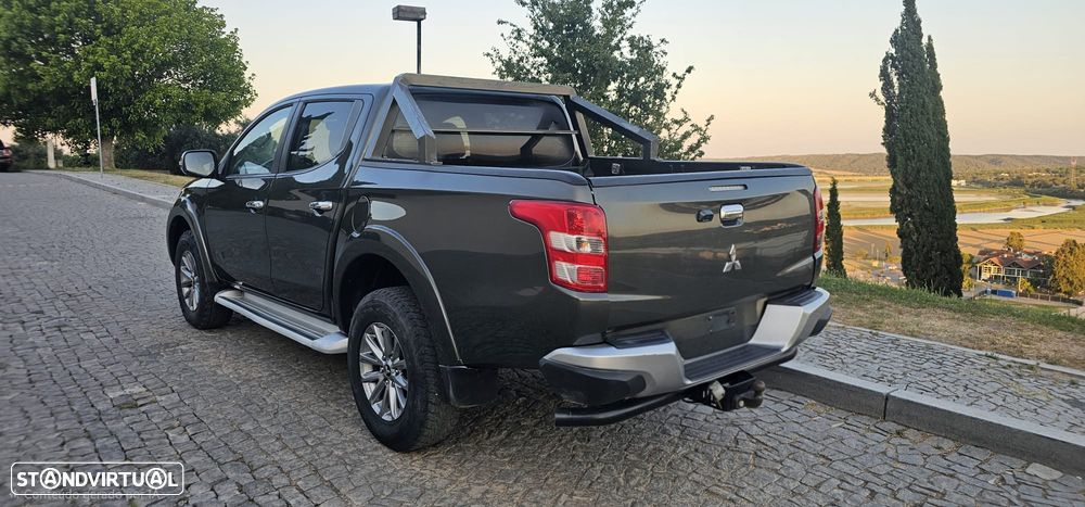 Mitsubishi L200 2.4 DI-D CD Space Cab Strakar 4WD - 4