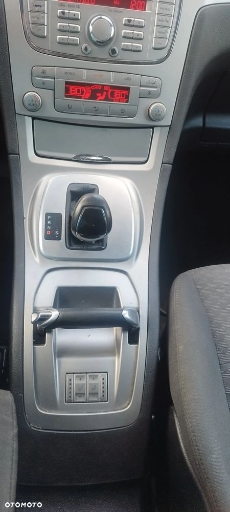 Ford Galaxy 2.0 TDCi Ghia - 12