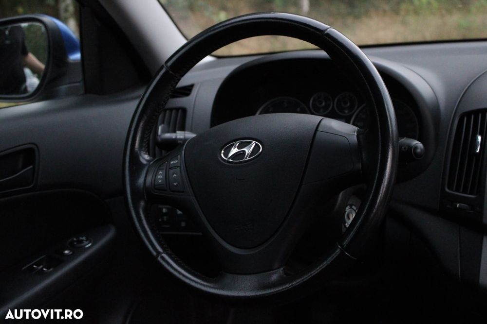 Hyundai i30 1.6 CRDI GL VM Comfort - 13
