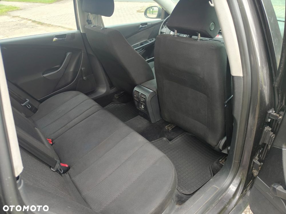 Volkswagen Passat - 10