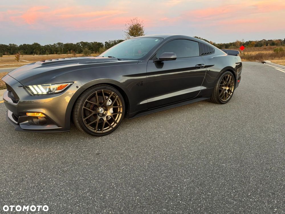 Ford Mustang 5.0 V8 GT - 10